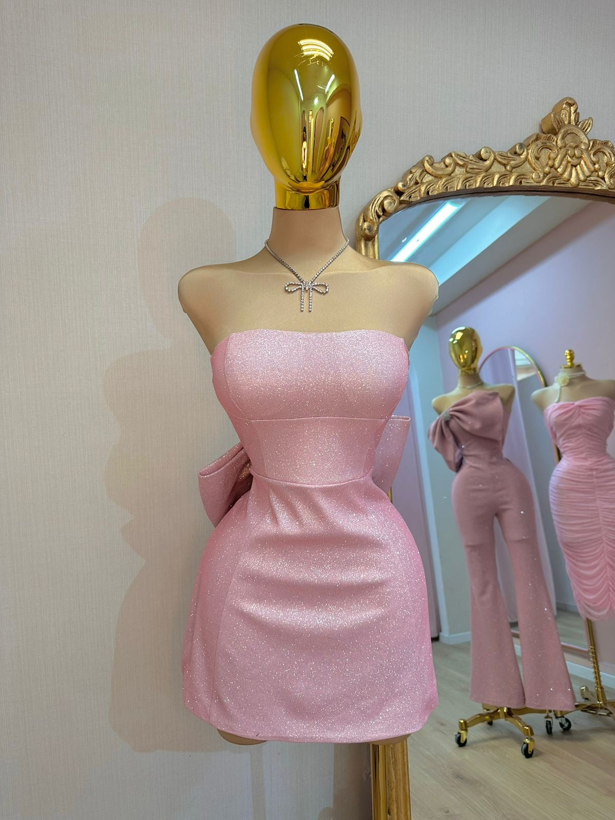 VESTIDO GLITTER ROSA MOÑO ESPALDA – Hollywear