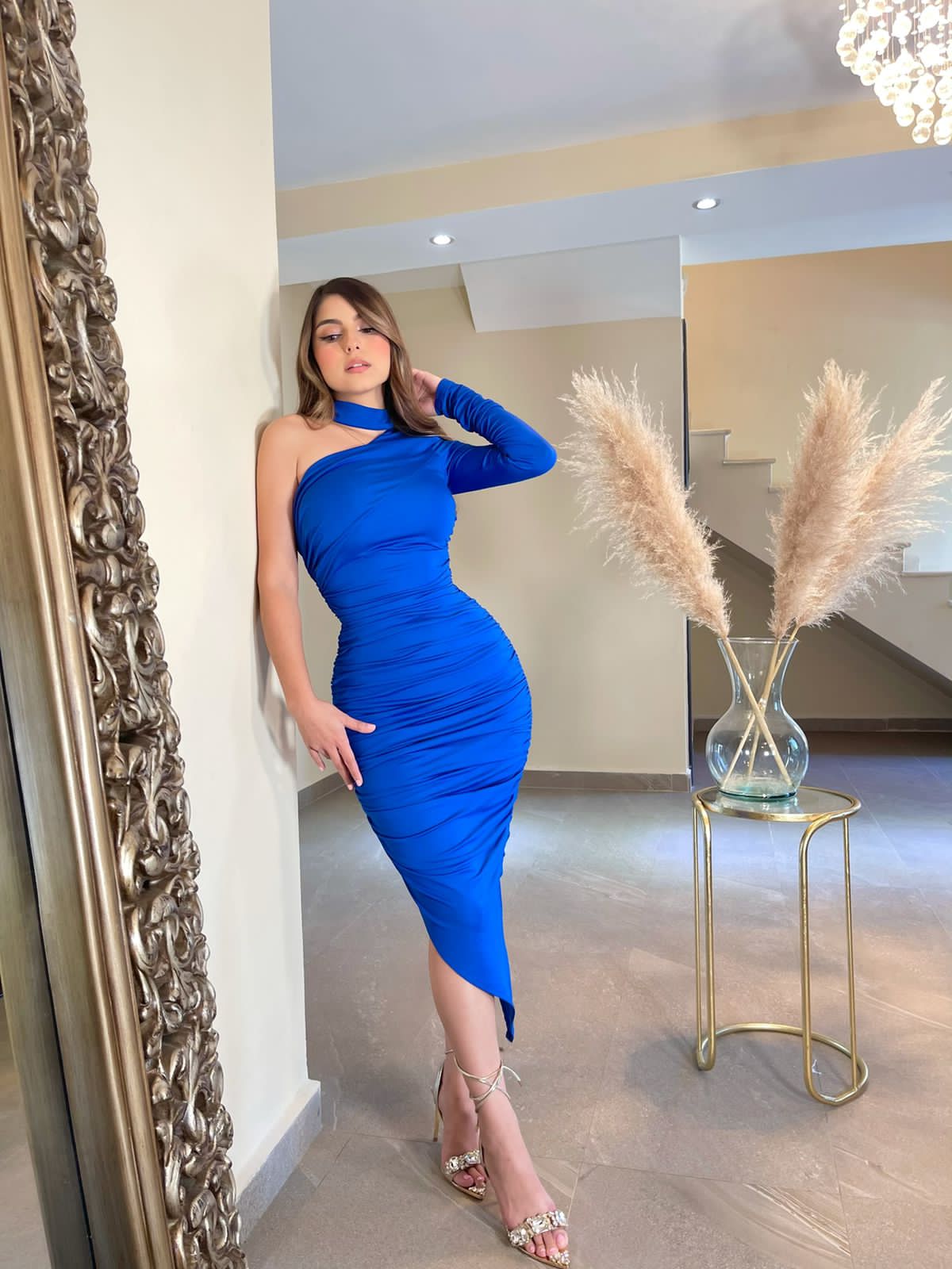 VESTIDO AZUL REY CON UNA MANGA Hollywear